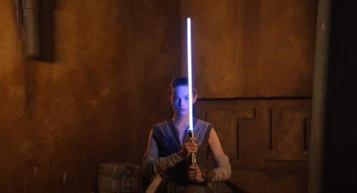 Star Wars: mostrata la nuova incredibile spada laser reale! (Video) - La nuova spada laser con lama retrattile