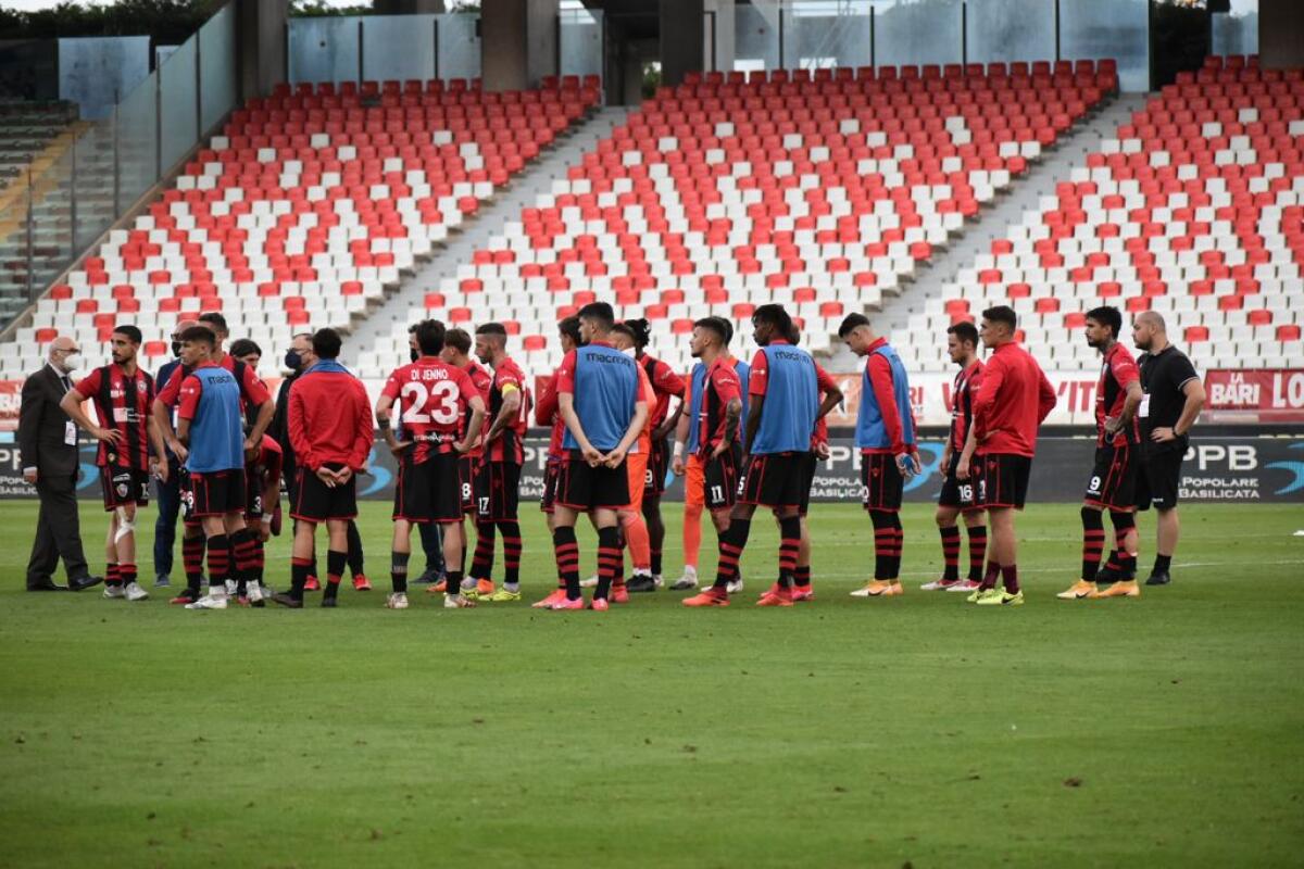 Playoff Serie C, Bari 3-1 Foggia: tabellino e highlights - Immagine in evidenza: uno scatto di Bari-Foggia 3-1 - crediti: foto di Luigia Spinelli