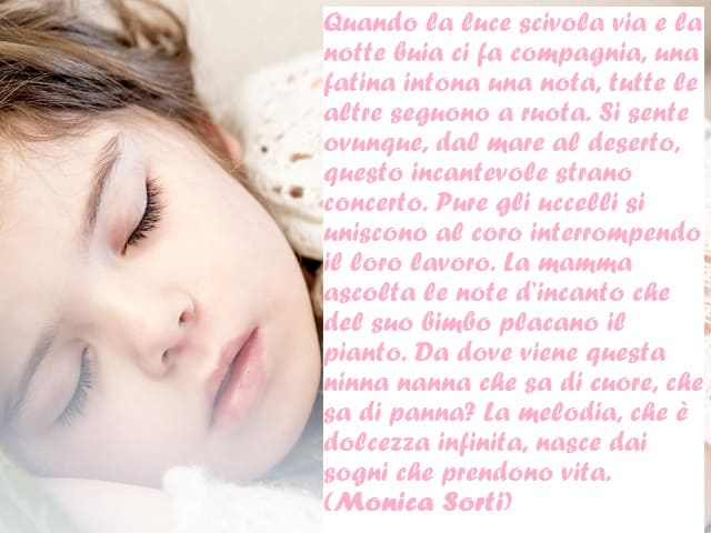 Quando la luce scivola via e la notte buia ci fa compagnia, una fatina intona una nota, tutte le altre seguono a ruota. Si sente ovunque, dal mare al deserto, questo incantevole strano concerto. Pure gli uccelli si uniscono al coro interrompendo il loro l