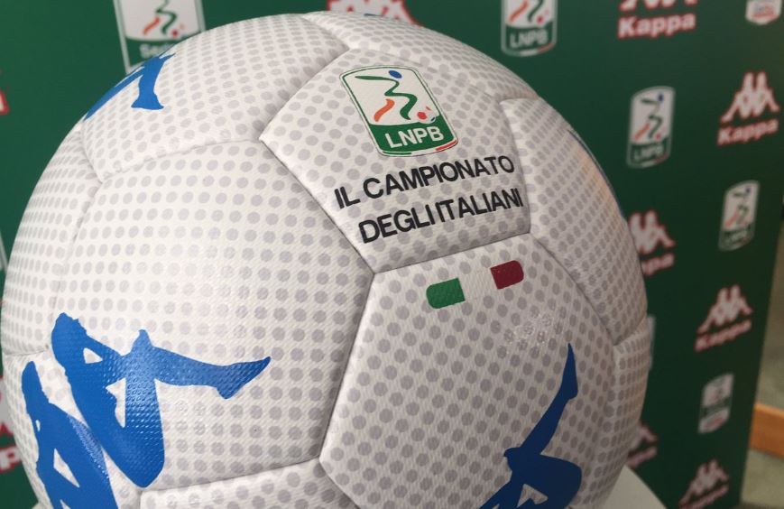 Pallone Serie crediti: KAPPA