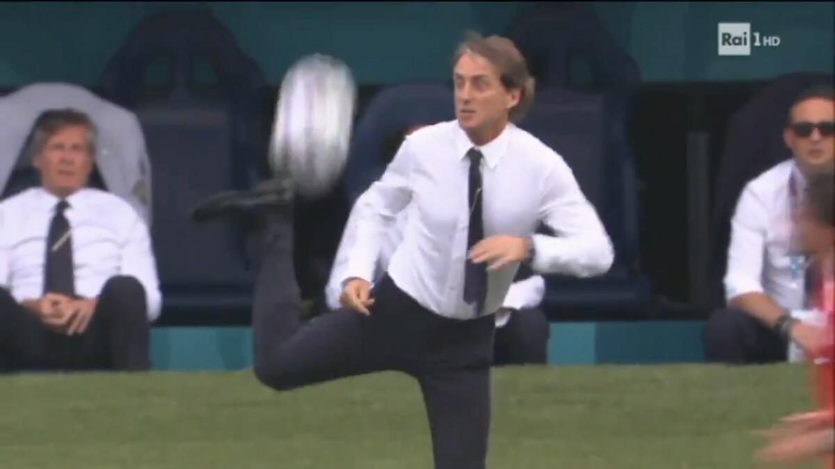 Italia-Galles, il colpo di tacco di Roberto Mancini (VIDEO) - 