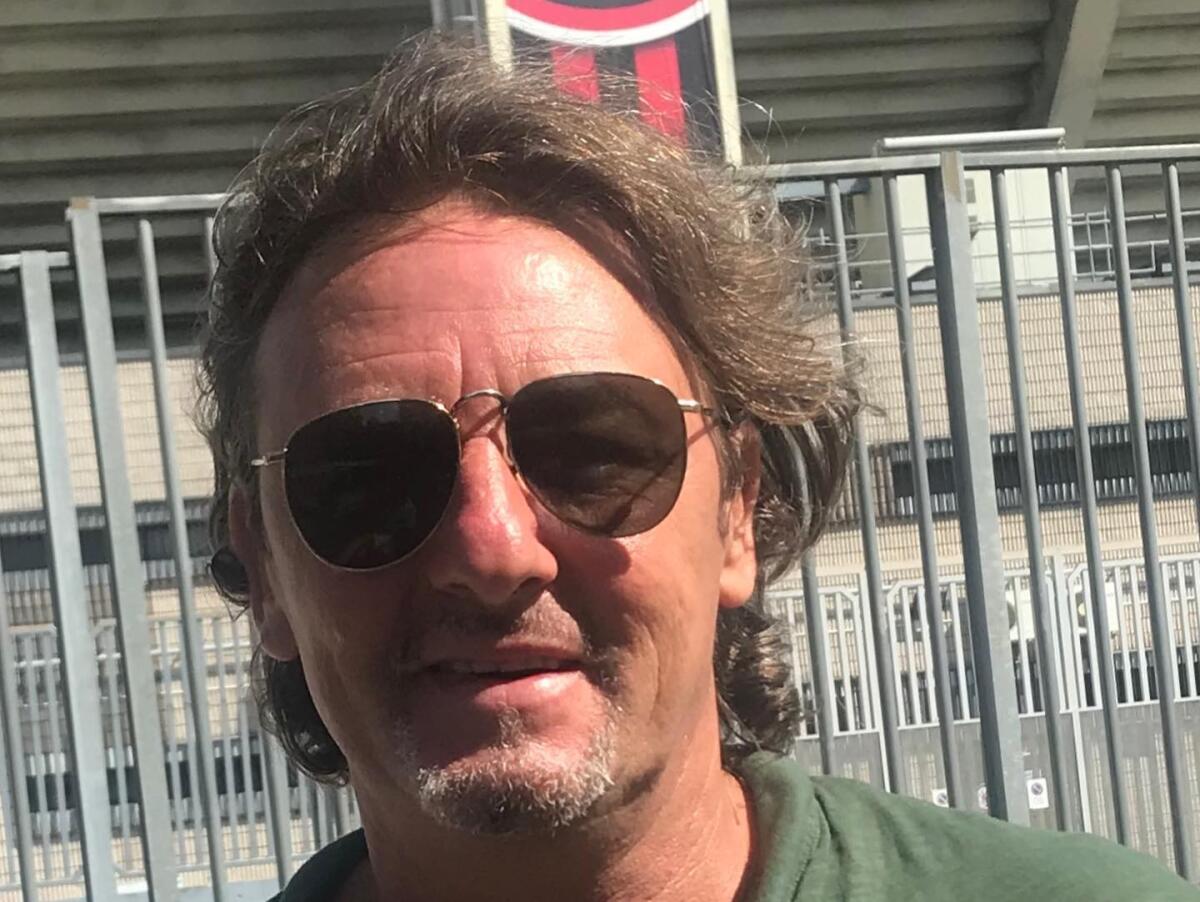Signori sui social: "Grazie di cuore a tutti coloro che mi sono stati vicini" - Beppe Signori davanti allo Zaccheria, dal suo profilo ufficiale