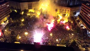 Piazza Cavour stracolma con circa 50.000 persone a festeggiare la promozione del Foggia in Serie B; crediti: Un Drone come Fotografo
