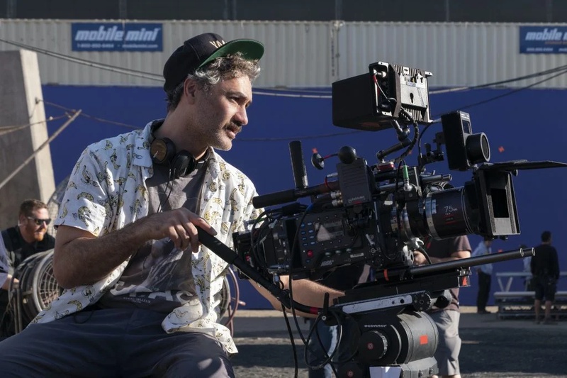 Taika Waititi al lavoro sul set di The Mandalorian