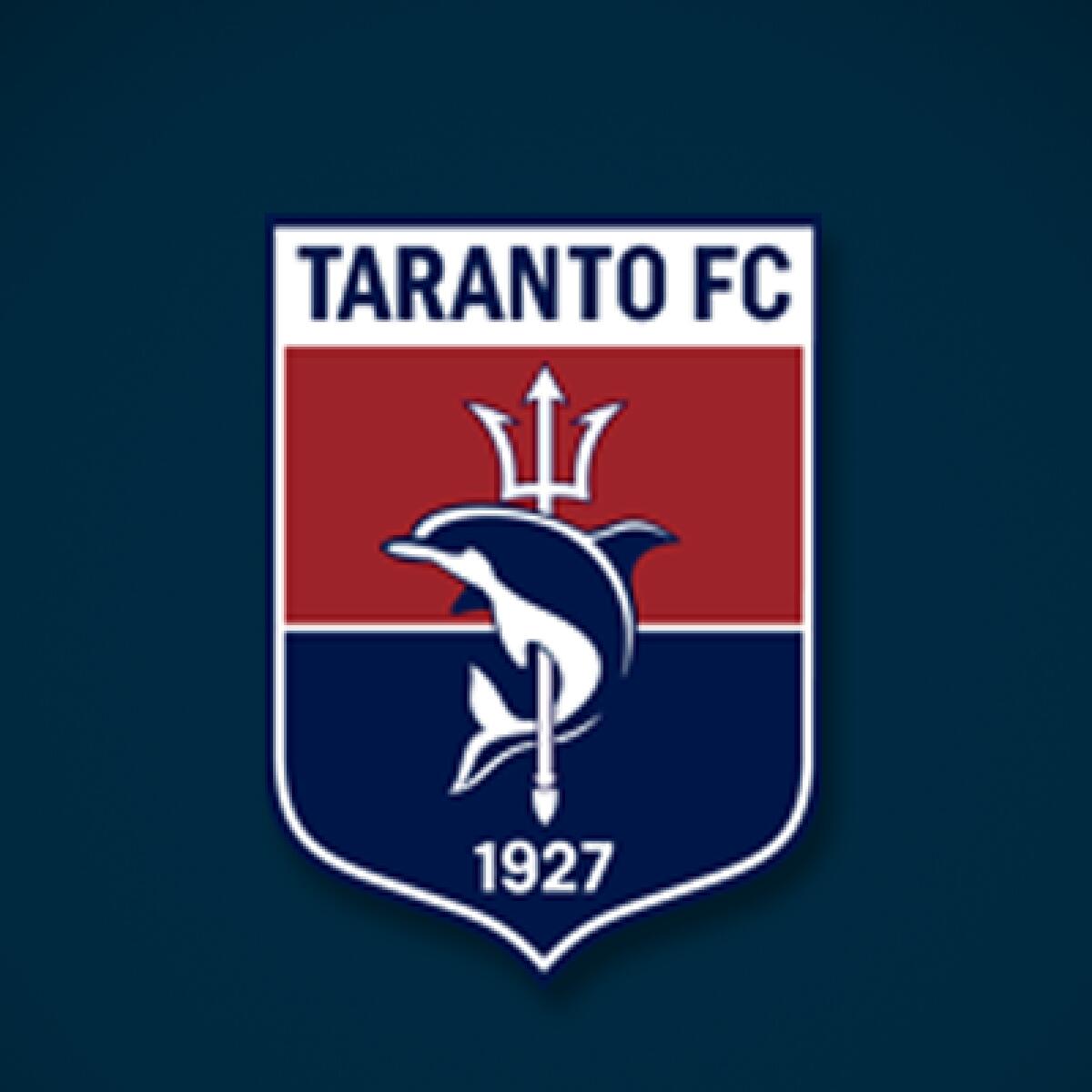 Taranto, UFFICIALE: rinnovano Guastamacchia e Versienti - Immagine in evidenza: stemma Taranto F.C. 1927 - crediti foto: pagina ufficiale Facebook Taranto F.C. 1927