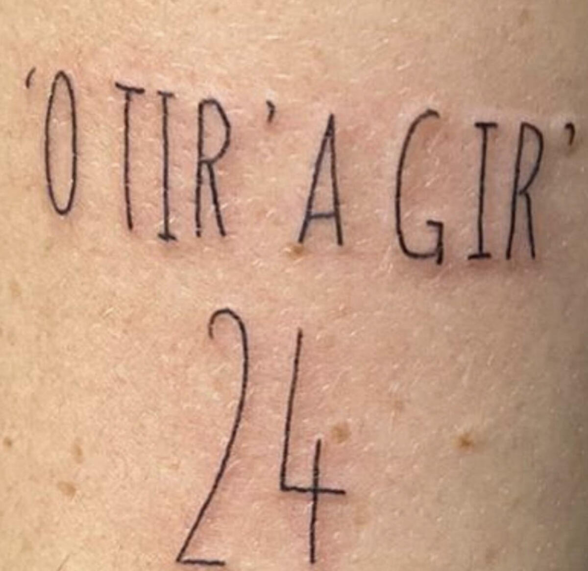 L’Italia vince e Clementino si tatua “ ‘O tir’ a gir’ “ sul corpo - 