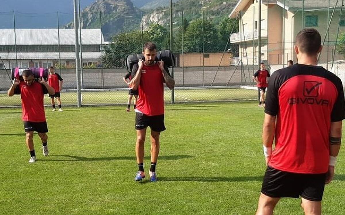 Foggia, lavoro sul campo nel "Day 3" del ritiro precampionato - Immagine in evidenza: uno scatto dal ritiro precampionato del Foggia - crediti foto: profilo ufficiale Instagram Calcio Foggia 1920