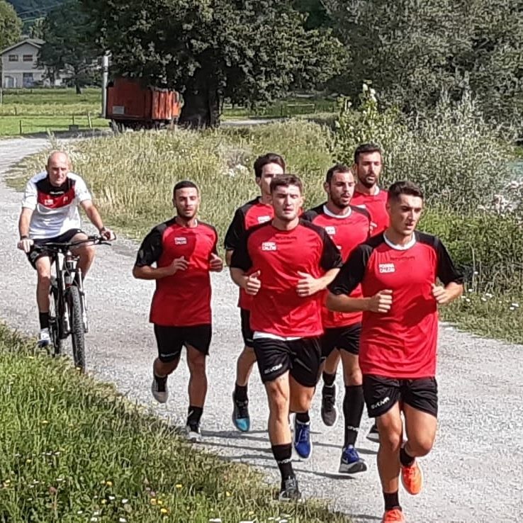 Immagine in evidenza: uno scatto dal ritiro precampionato del Foggia - crediti foto: pagina ufficiale Facebook Calcio Foggia 1920