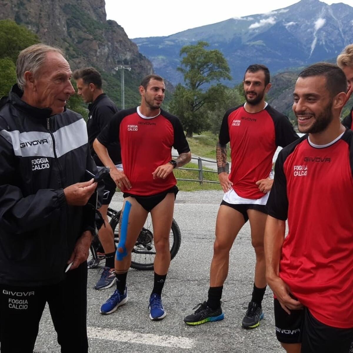 Ritiro precampionato Foggia, Day 11 tra sorrisi ed esercizi - Immagine in evidenza: uno scatto dal ritiro precampionato del Foggia - crediti foto: pagina ufficiale Facebook Calcio Foggia 1920