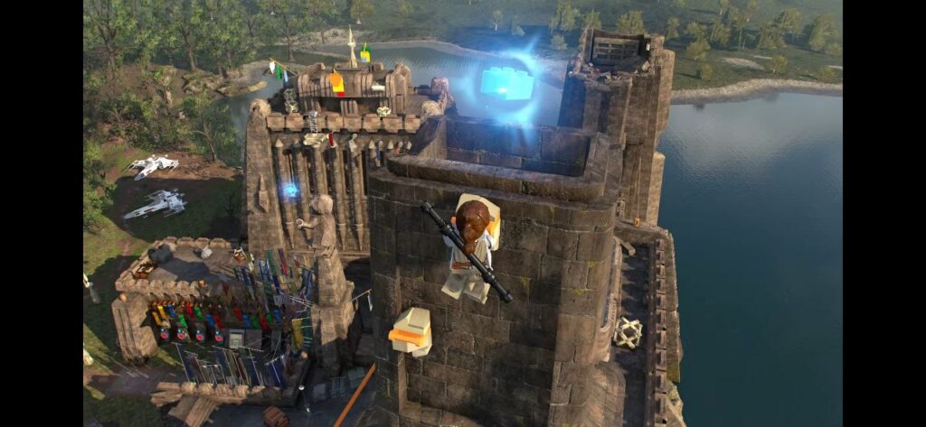 Scena di gameplay che mostra Rey in piena scalata