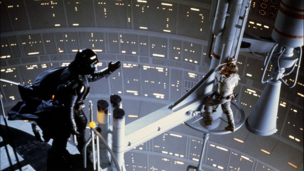 Darth Vader e Luke Skywalker  in una delle scene più iconiche del cinema