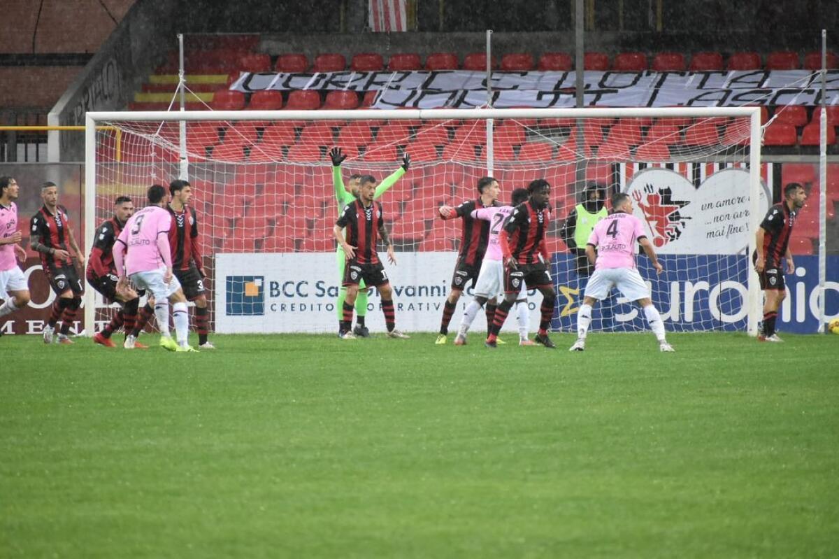 Serie C - girone C, Palermo-Foggia dove vederla - Immagine in evidenza: uno scatto di Foggia-Palermo 2-0 (Serie C - girone C, stagione 2020/2021) - crediti: foto di Luigia Spinelli