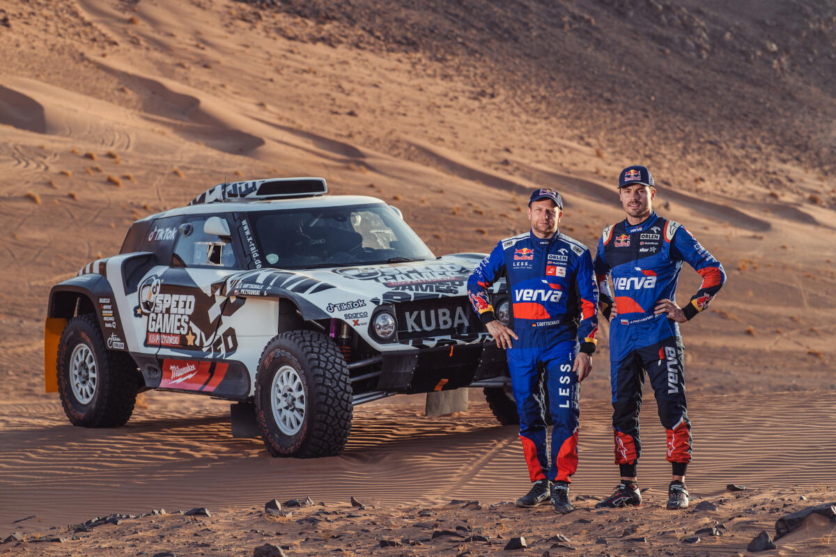 Dakar 2022 - Przygonski torna con Mini sulla vettura campione della Dakar - 