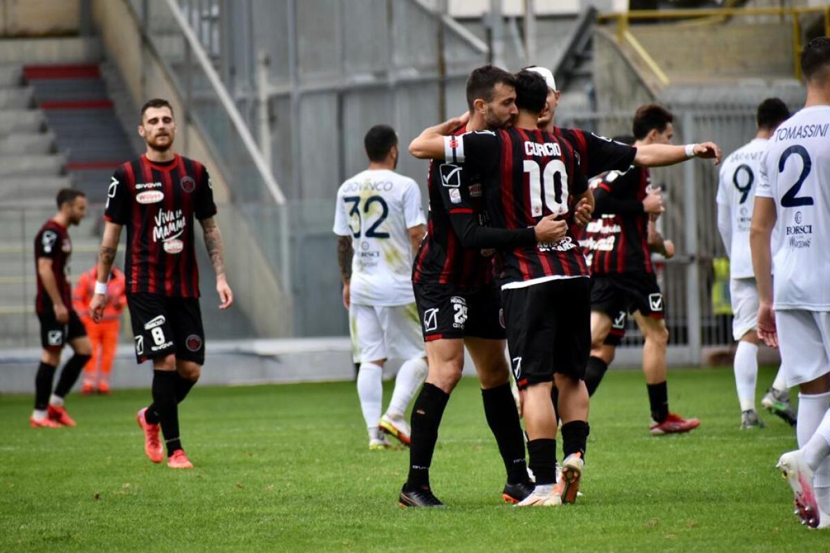 Foggia, Petermann: "Contento per il gol, rammaricato per il pari" - Immagine in evidenza: uno scatto di Foggia-Taranto 1-1 (Serie C - girone C, stagione 2021/2022) - crediti: foto di Luigia Spinelli