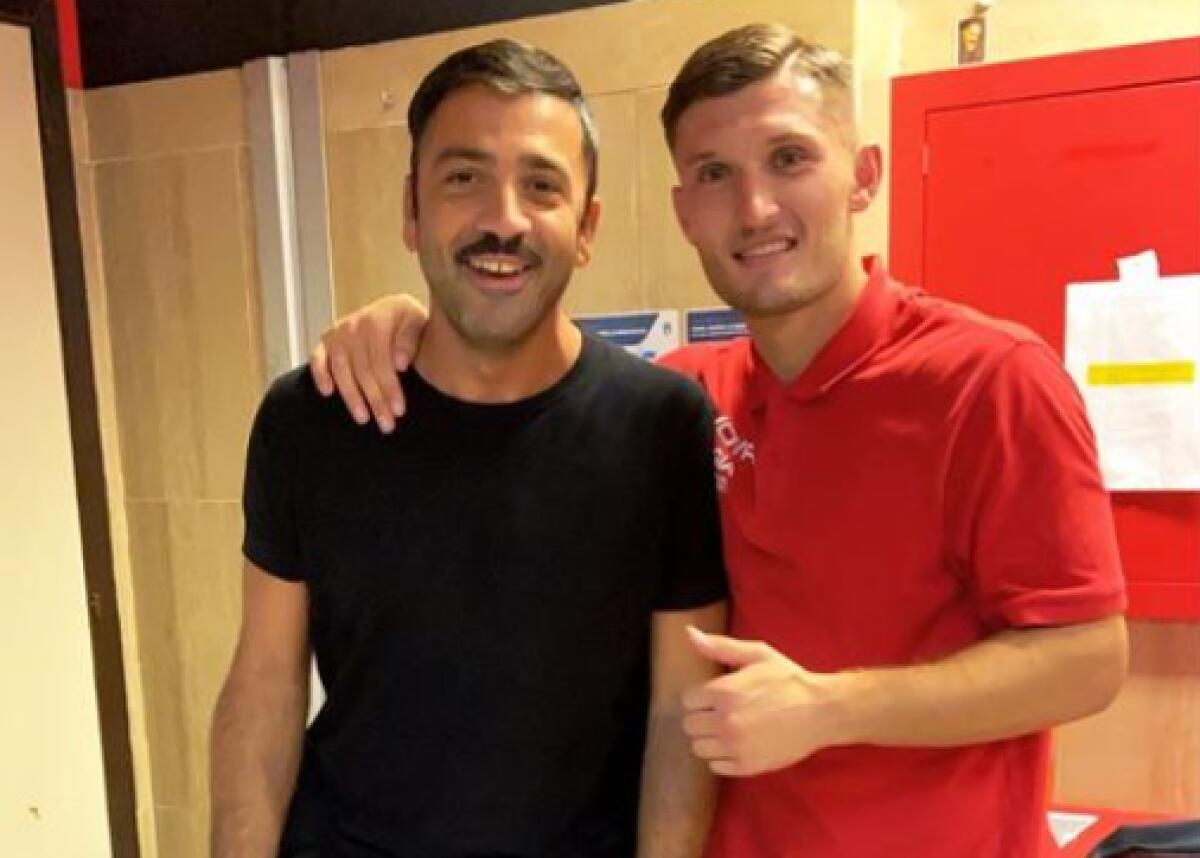 Merkaj festeggia con Amedeo a fine partita - Immagine in evidenza: la Instagram Story di Olger Merkaj - crediti foto: profilo ufficiale Instagram Olger Merkaj