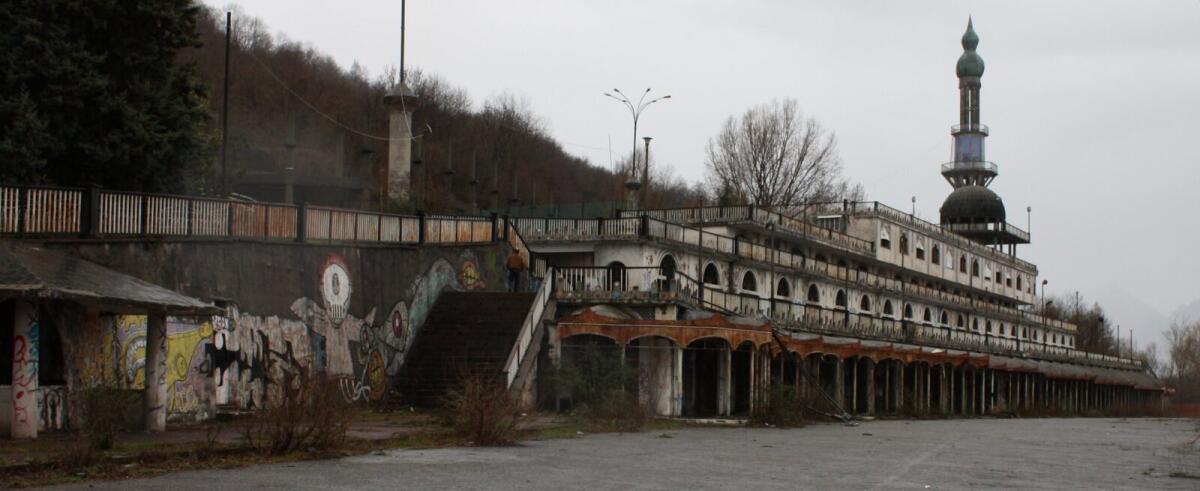 Consonno: da "Città dei Balocchi" della Brianza a paese fantasma - Credits: riccardo.zilli via Flickr