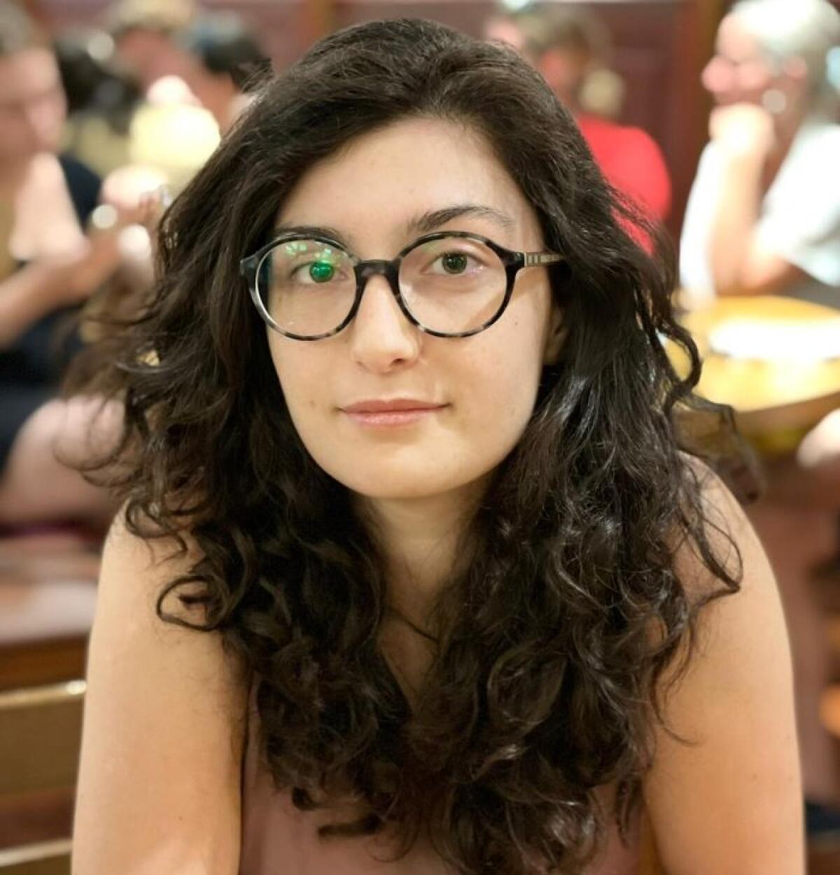 “La democrazia non si prefigge il conformismo sociale, ma valorizza la differenza” - STATOQUOTIDIANO.IT, Foggia 06 ottobre 2021. Una delle sfaccettature più esaltanti del fare scuola è nell’avere l’opportunità di veder nascere e poi poter leggere lavori multidisciplinari che intrecciano in modo fluido esperienze e conoscenze attinte 