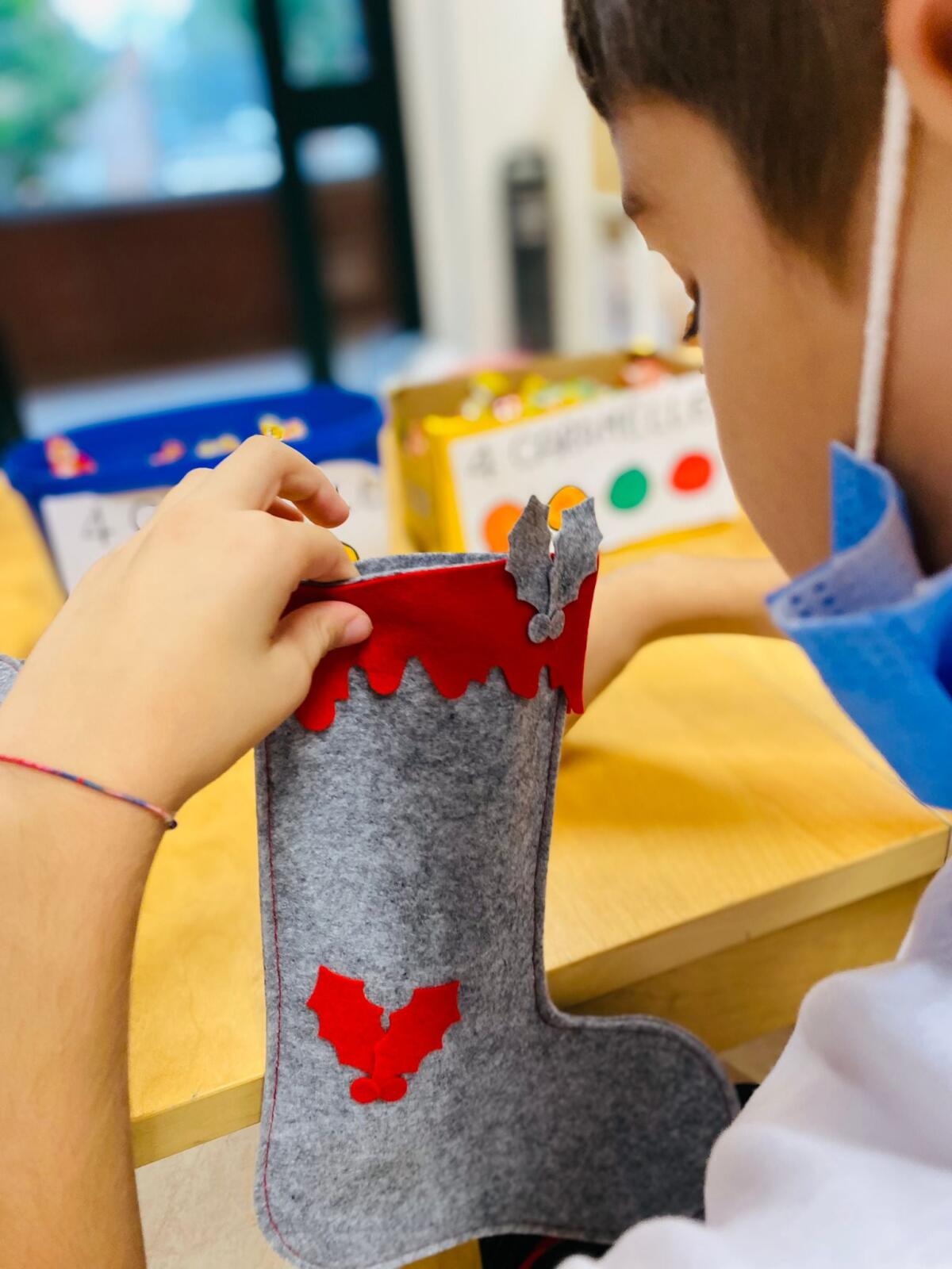 Tremila calze piene di dolci ritagliate dai ragazzi del progetto iDO - 