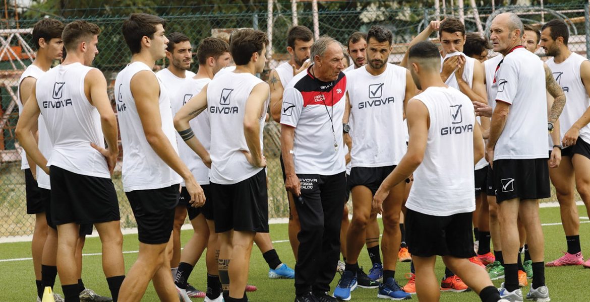 Immagine in evidenza: uno scatto di Foggia-Sporting Apricena - crediti foto: sito ufficiale Calcio Foggia 1920