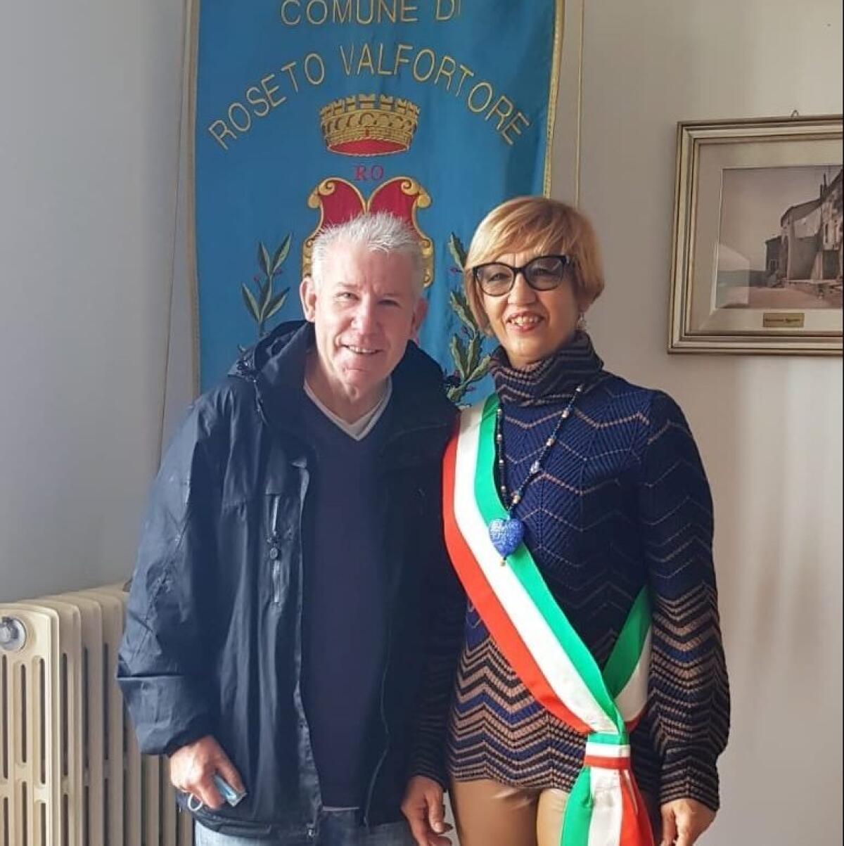 Il turista che ha mollato la casa in Inghilterra e si è trasferito a Roseto - 