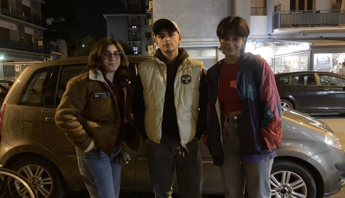 “Peggio delle classifiche di Foggia ultima c’è chi pensa siano dicerie” - Mariano Orillo è uno dei tre fondatori di “Sfoggia”, con Samira Carità (a sin. in foto) e Silvia Colecchia ha organizzato il gruppo un anno e mezzo fa perché “potesse lasciare un segno prima che andiamo via, da qualche altra parte, segnalando i nostr