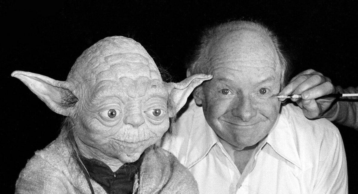 Stuart Freeborn Albert Einstein e il make-up per creare Yoda - Yoda e Stuart Freeborn.
Da: Reddit