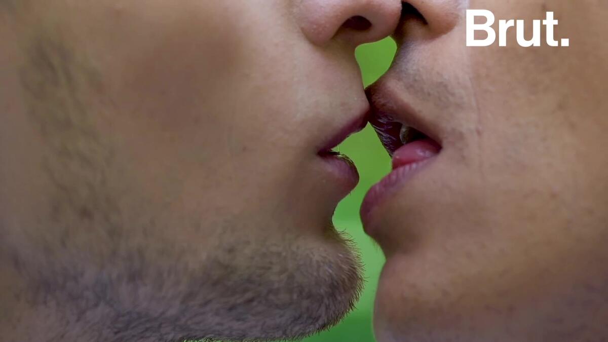 "La chem sex è follia: tra i giovani ci sono sempre più sieropositivi" - Brut. Chemsex, explained | Brut.