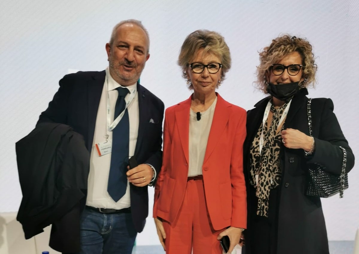 Sempre più “rosa” le imprese foggiane: cresce il numero: in foto la vice presidente Menga (a destra) con il presidente nazionale Patrizia De Luise  e il presidente di Confesercenti Foggia Alfonso Ferrara