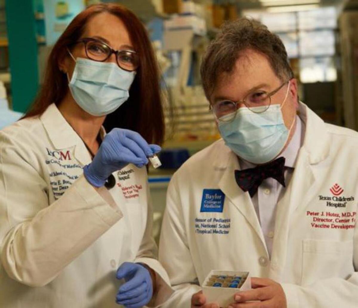 "Ecco il vaccino low cost", il cervello è (anche) italiano" - Il farmaco è frutto del lavoro coordinato dal professor Peter Hotez e dalla professoressa Maria Elena Bottazzi, scienziata che - come risulta dall'Infectious Diseases Data Observatory - è nata in Italia prima di trasferirsi in Honduras, dove ha inizi