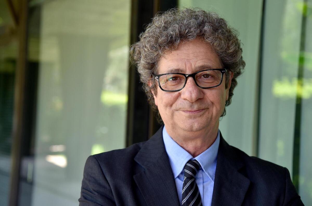 "Arbitri e radiocronisti? Decidono e raccontano in tempo reale, cercando di capire e rischiando di sbagliare" - Il vice direttore di Rai Sport, Riccardo Cucchi, durante la presentazione del palinsesto Rai dedicato alla 98a edizione del Giro d'Italia, Roma, 04 maggio 2015.     ANSA/ ETTORE FERRARI