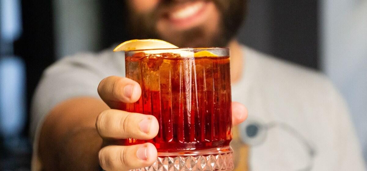 Il Bar Basso: il locale di culto dove è nato il Negroni Sbagliato - Credits: drinkabile.cdaweb.it