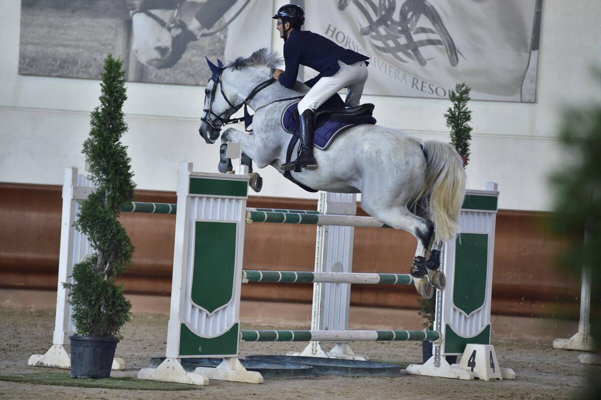 Gianluca che sussurra ai cavalli: "Fare equitazione? Aiuta a vincere le paure" - Gianluca Recchia è l’istruttore della Federazione Italiana Sport Equestri di questo gruppo sportivo ludico-agonistico, nato circa 2 anni fa, a fini agonistici del salto ad ostacoli, la disciplina sportiva in cui il rider è specializzato. Da un circa 