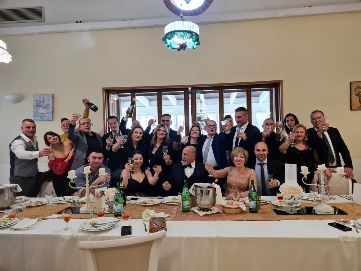"Siamo entrambi dentro un altro essere che abbiamo creato: ‘noi’". Auguri Raffaela e Oronzo - "Siamo entrambi dentro un altro essere che abbiamo creato: ‘noi’". Auguri Raffaela e Oronzo