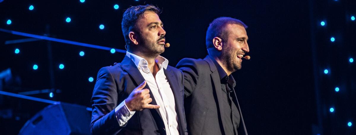 Pio e Amedeo confessano: “E' vero, litighiamo spesso" - Foggia, 20 dicembre 2021 (Tgcom24) - Vent'anni di carriera e vent'anni di grande amicizia. Pio e Amedeo, ospiti di "Verissimo" raccontano i loro esordi e il rapporto che li lega. "Sono vent'anni che lo sopporto, non è un ragazzo facile. Lui è quello 