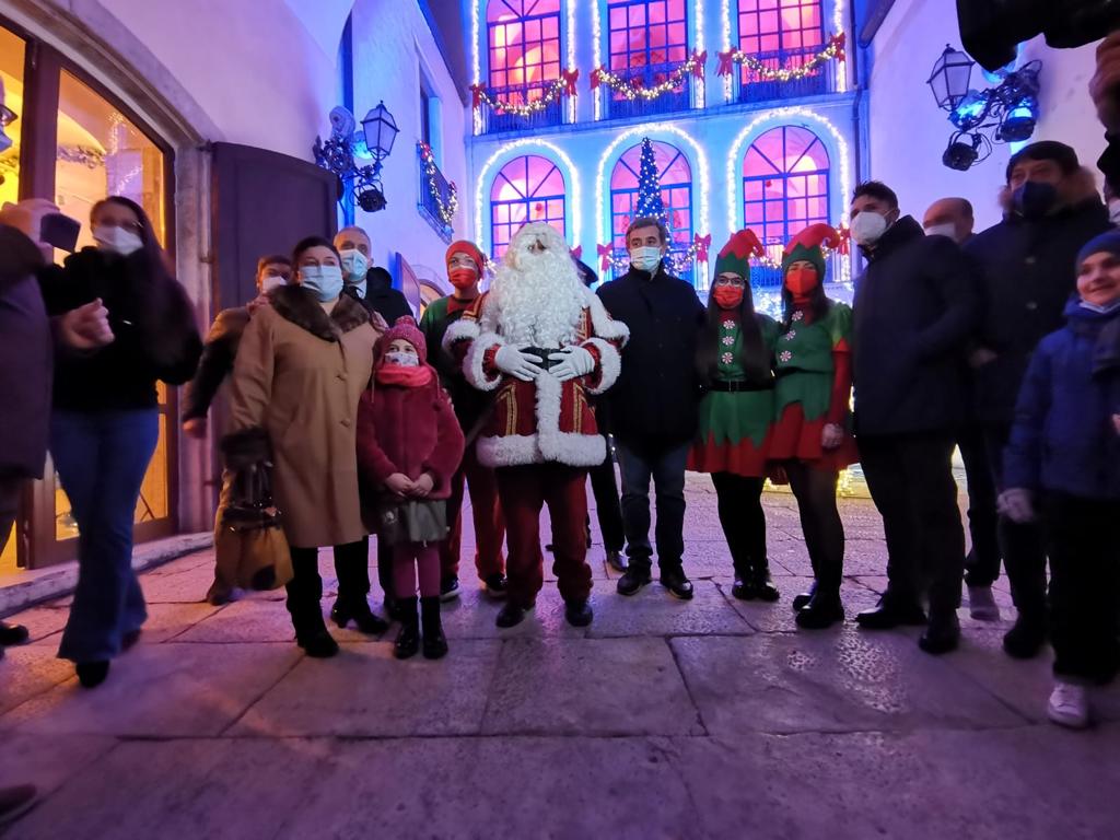 "La Casa di Babbo Natale a Candela aspetta grandi e piccini"