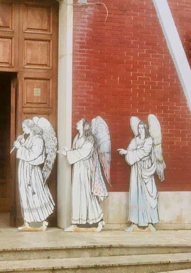 Gli angeli sulle porte