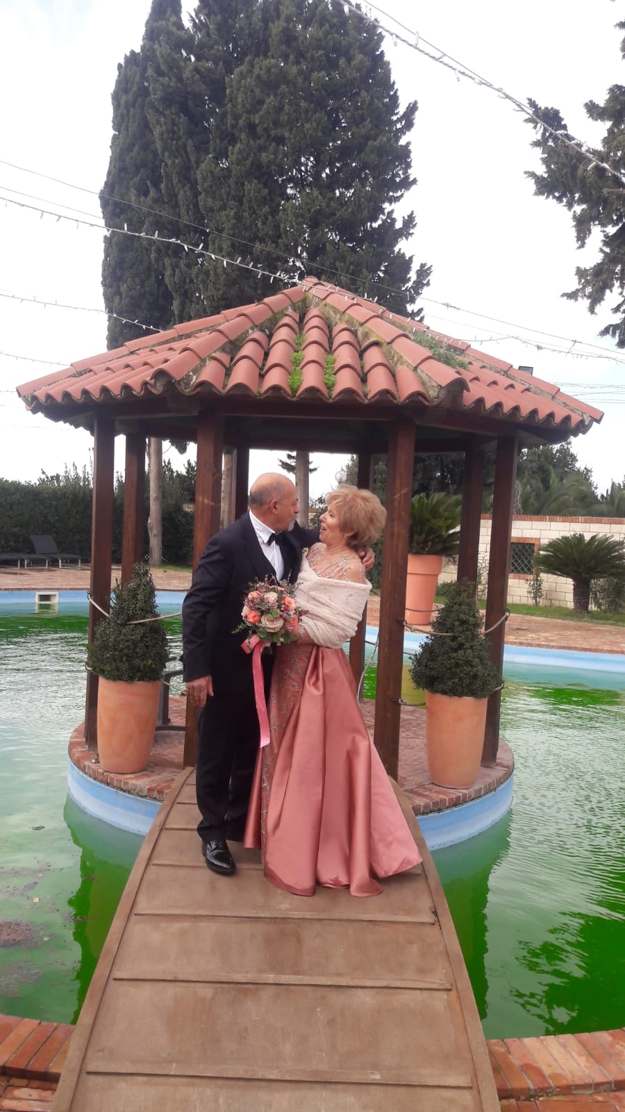 "Siamo entrambi dentro un altro essere che abbiamo creato: ‘noi’". Auguri Raffaela e Oronzo
