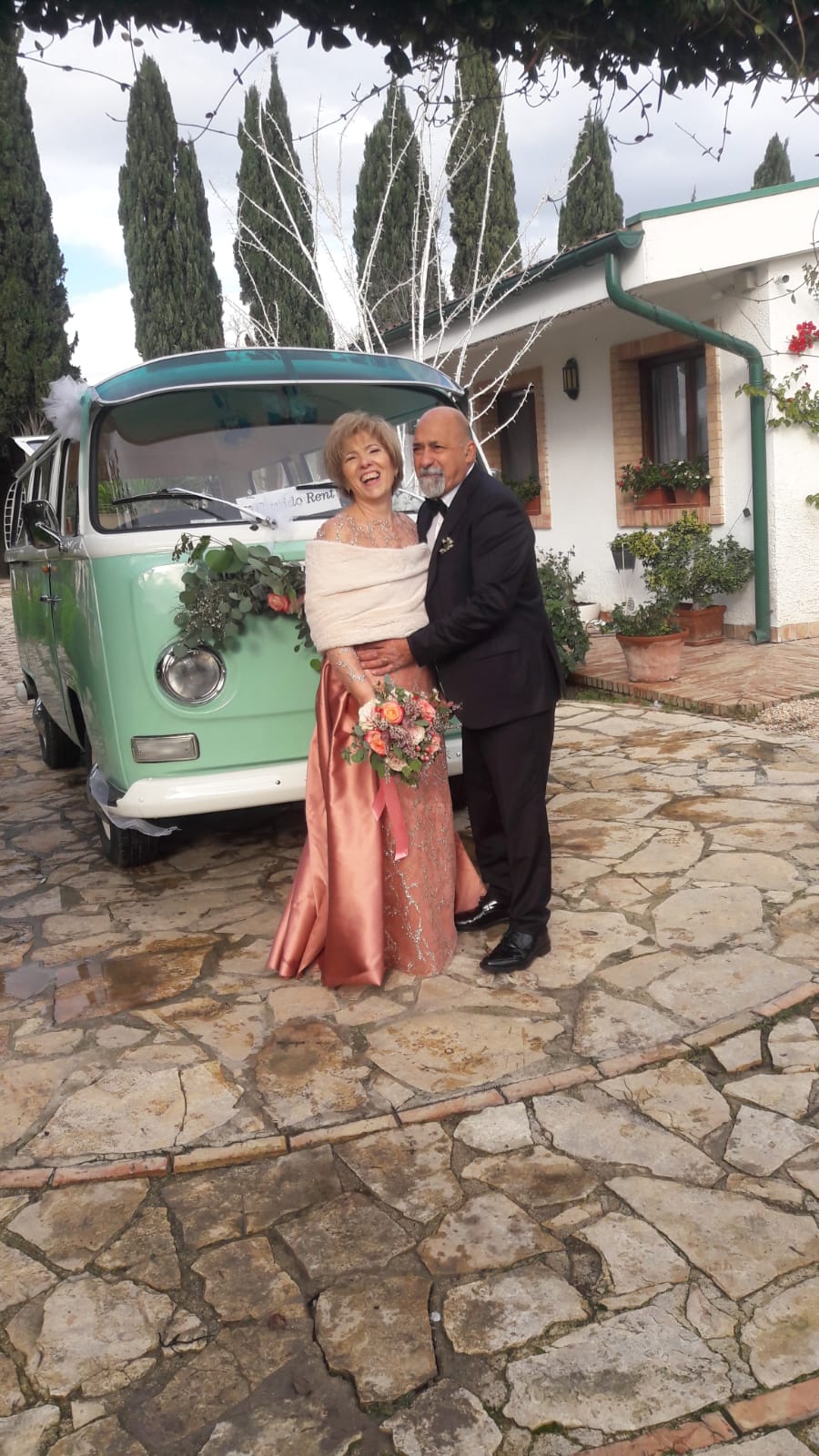 "Siamo entrambi dentro un altro essere che abbiamo creato: ‘noi’". Auguri Raffaela e Oronzo