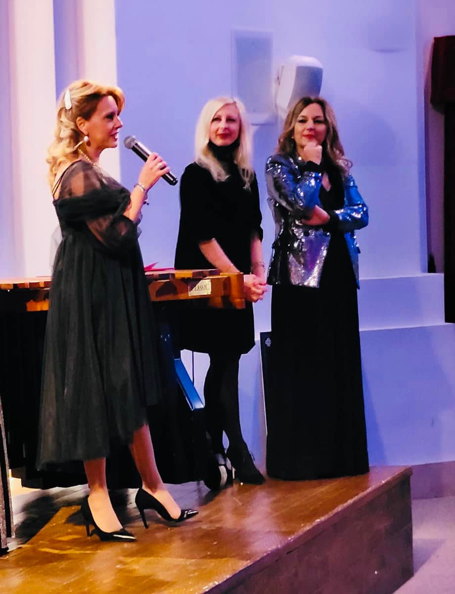 Daniela De Flumeri con Alessandra Asnaghi e Lucy Petrucci