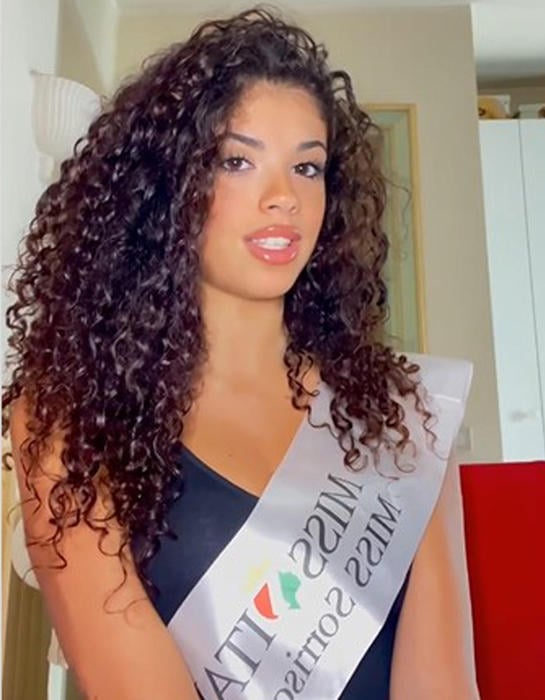 Un post tratto dal profilo Instagram di Anna Giulia Fossatelli +++ATTENZIONE LA FOTO NON PUO' ESSERE PUBBLICATA O RIPRODOTTA SENZA L'AUTORIZZAZIONE DELLA FONTE DI ORIGINE CUI SI RINVIA+++