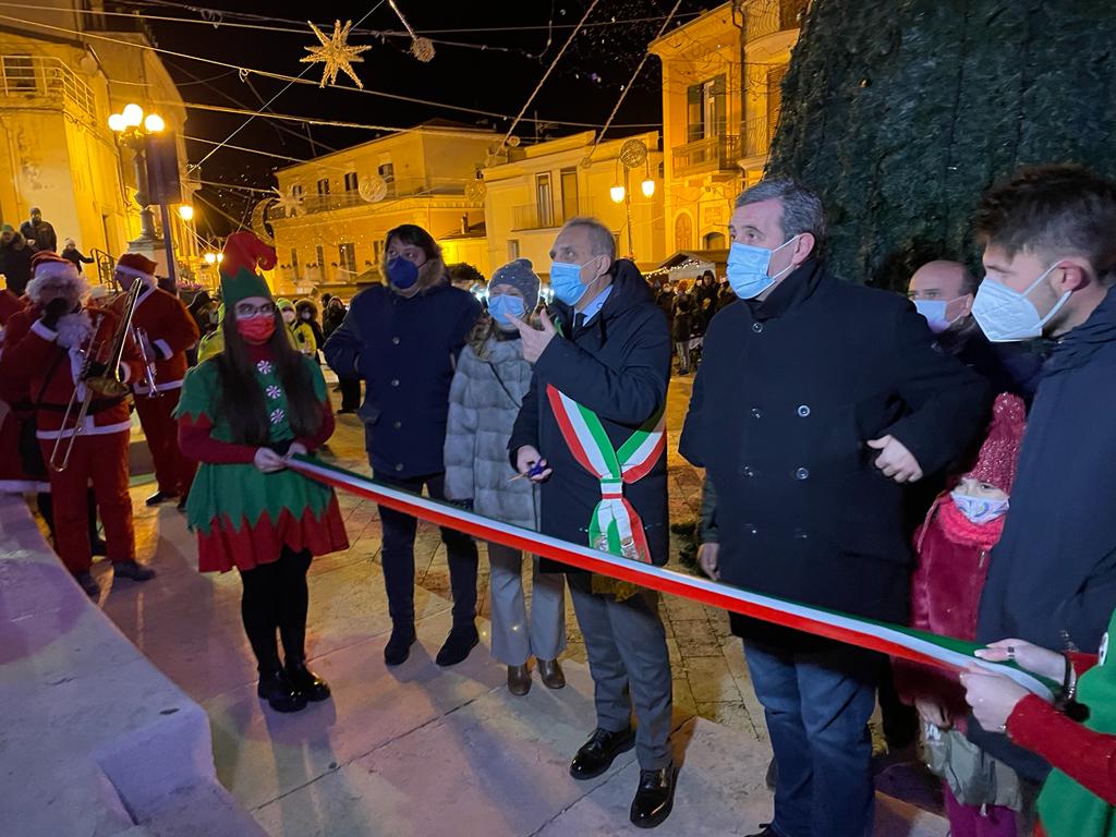 "La Casa di Babbo Natale a Candela aspetta grandi e piccini"