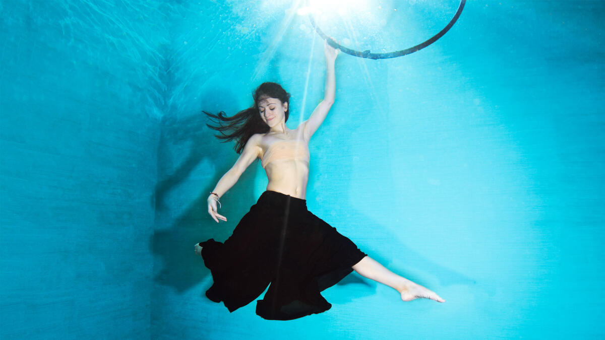 "Break away". Lucia Natale: "Tutto nuovo, anche lo spazio acqua che ci ha ospitati" - www.lucianatale.it
Lucia Natale – Danzatrice, coreografa, insegnante, apneista, agonista