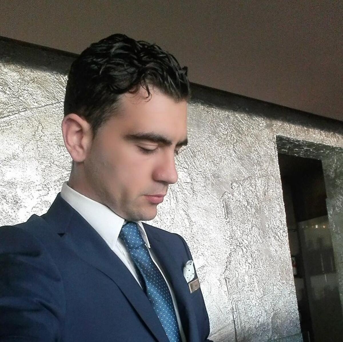 Matteo Melchionda: giovane maitre da Sannicandro Garganico a Sanremo - Si chiama Matteo Melchionda è un giovane  maitre di Sannicandro Garganico FG, pur non operando per scelta personale  sul Gargano si definisce un grande appassionato del territorio e dei prodotti enogastronomici della sua terra, infatti Matteo è l’ide