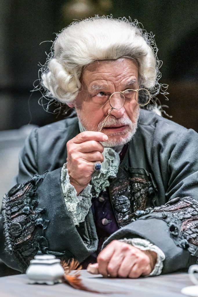 Michele Placido è Don Marzio nella commedia di Goldoni