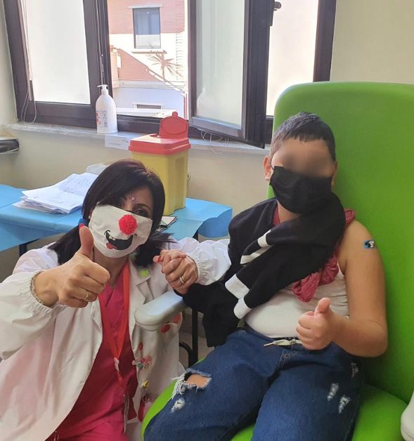 Vaccini per i più piccoli, nell’hub di Lucera tra fiabe animate e sorrisi