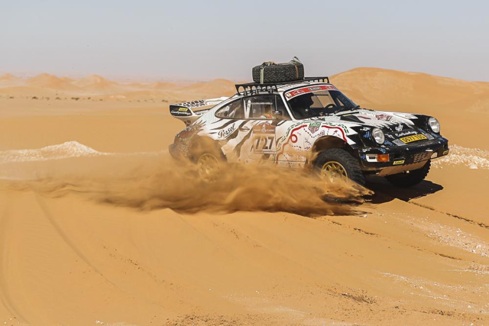 La potente Porsche 911 di Agostino Rizzardi, inarrestabile tra le dune (Foto A.S.O. fotop)