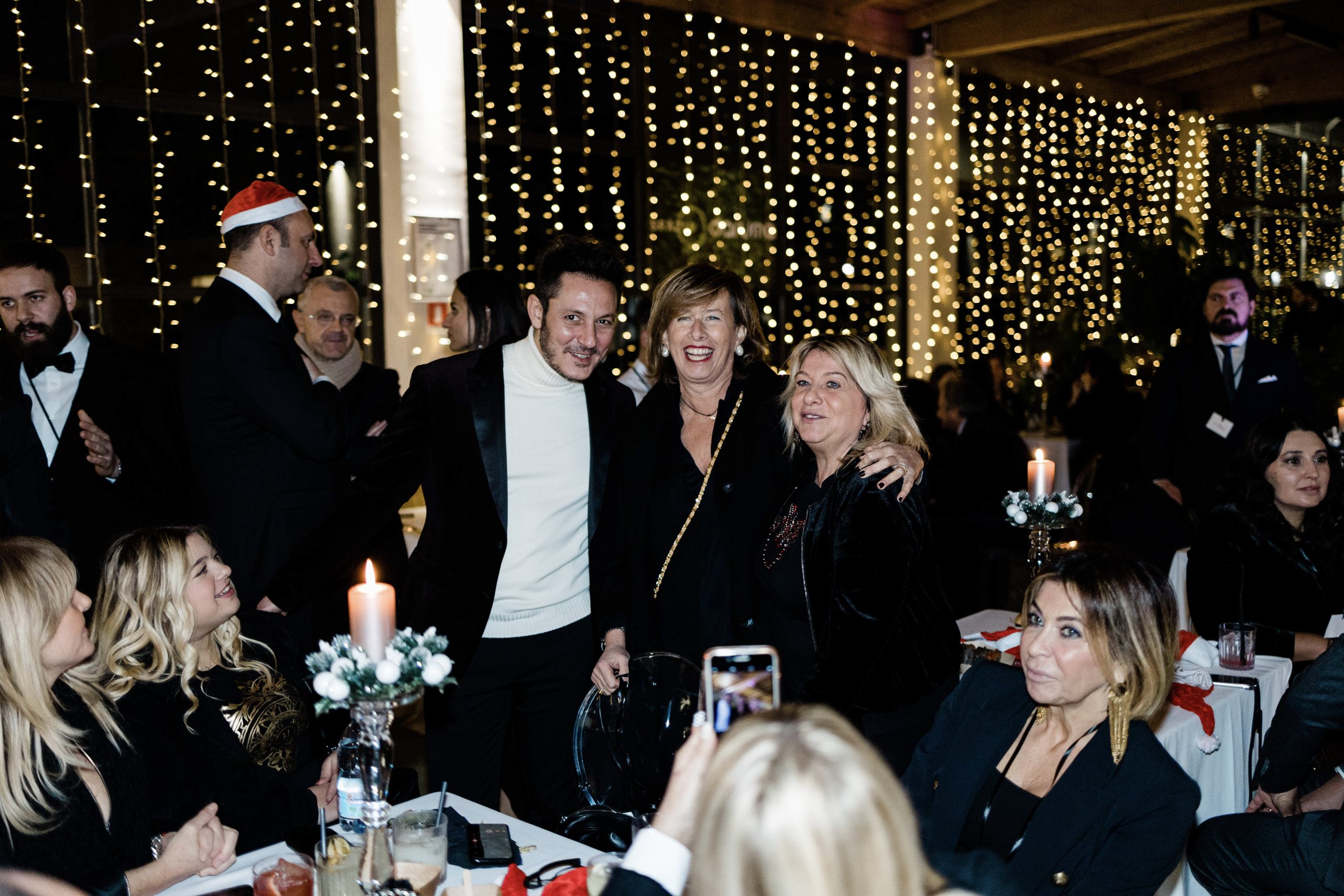 "Un Natale da Ines Pesce": presenze prestigiose per "Santa Claus is getting married"