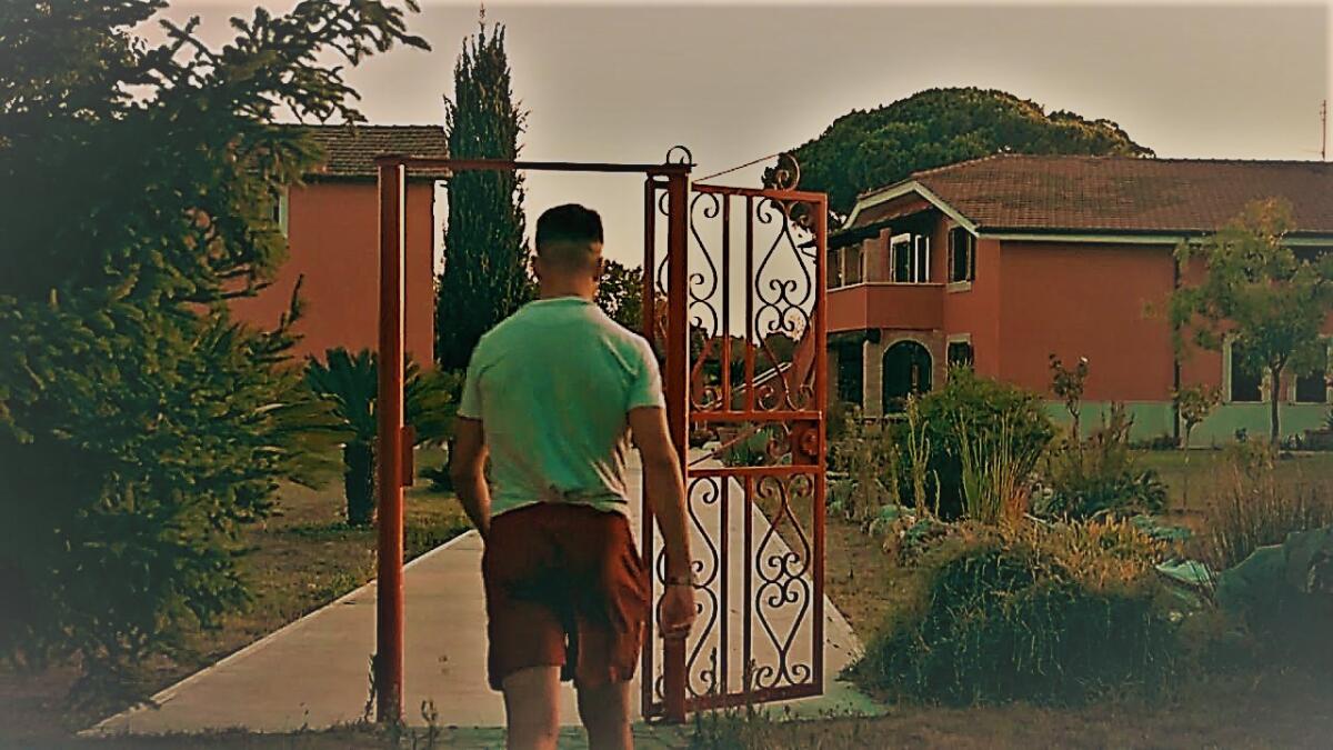 L’estate con quei ragazzi che giocano ai gangster, di peso per la famiglia - Foto: medihospes.it