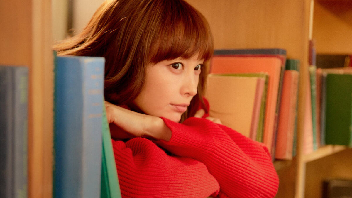 Romance is a bonus book: le persone sono come i libri - A volte l'unica cosa di cui si ha bisogno dopo una giornata soffocati dalle incombenze della vita,  dall'esacerbante mole di notizie su criminalità locale e geopolitica internazionale, si ha bisogno di guardare a qualcosa di leggero, divertente, che 