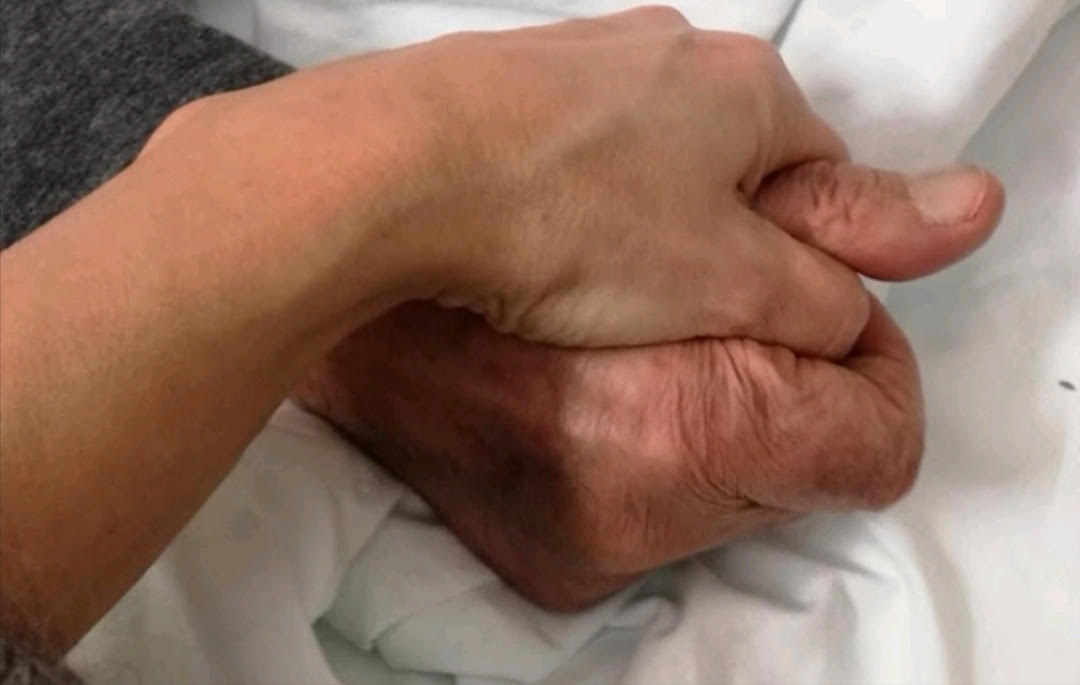 “È un anniversario che mi piomba addosso quello della morte di mio padre”